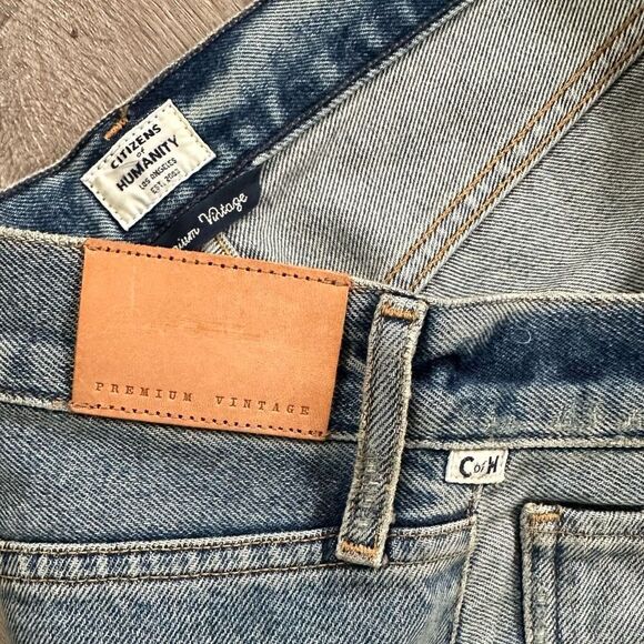 Citizens of Humanity Liya High Rise Classic Fit Crop Jeans in Desperado - Picture 10 of 15